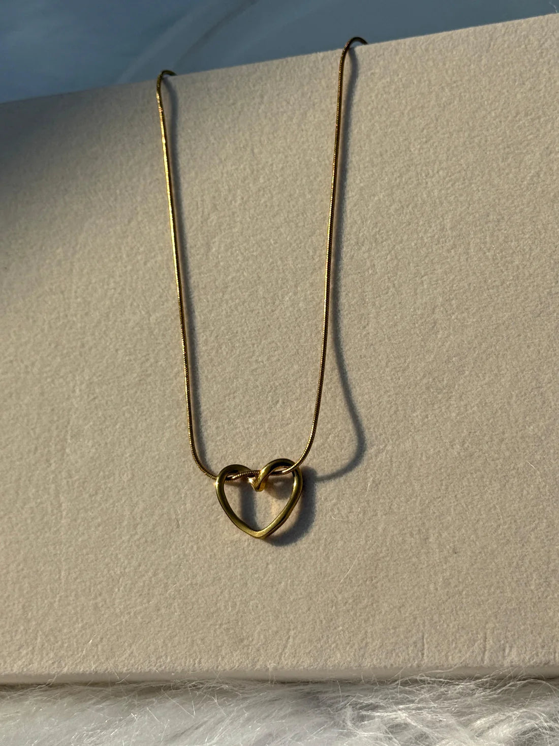 Amora Heart Pendant ♡ | Minimalist Luxury Necklace for Everyday Elegance