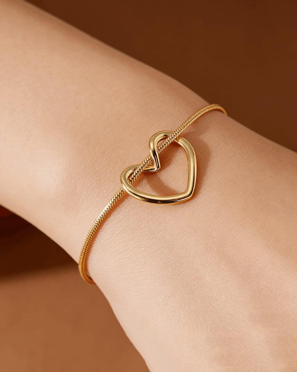 Amora Heart Bracelet ♡ | Minimalist Luxury Necklace for Everyday Elegance