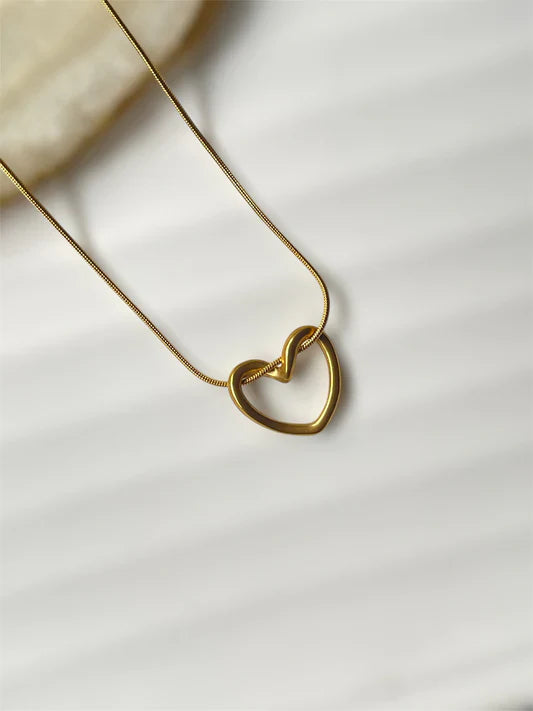 Amora Heart Pendant ♡ | Minimalist Luxury Necklace for Everyday Elegance